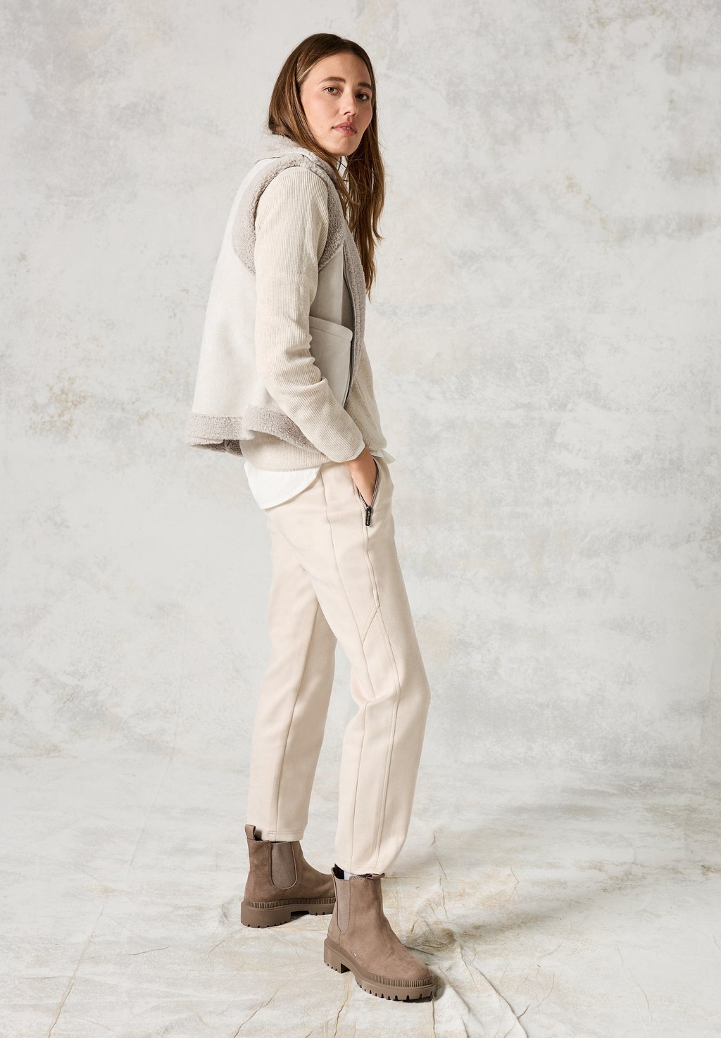 Жилет Cecil, серебристый
Жилет Cecil, серебристый