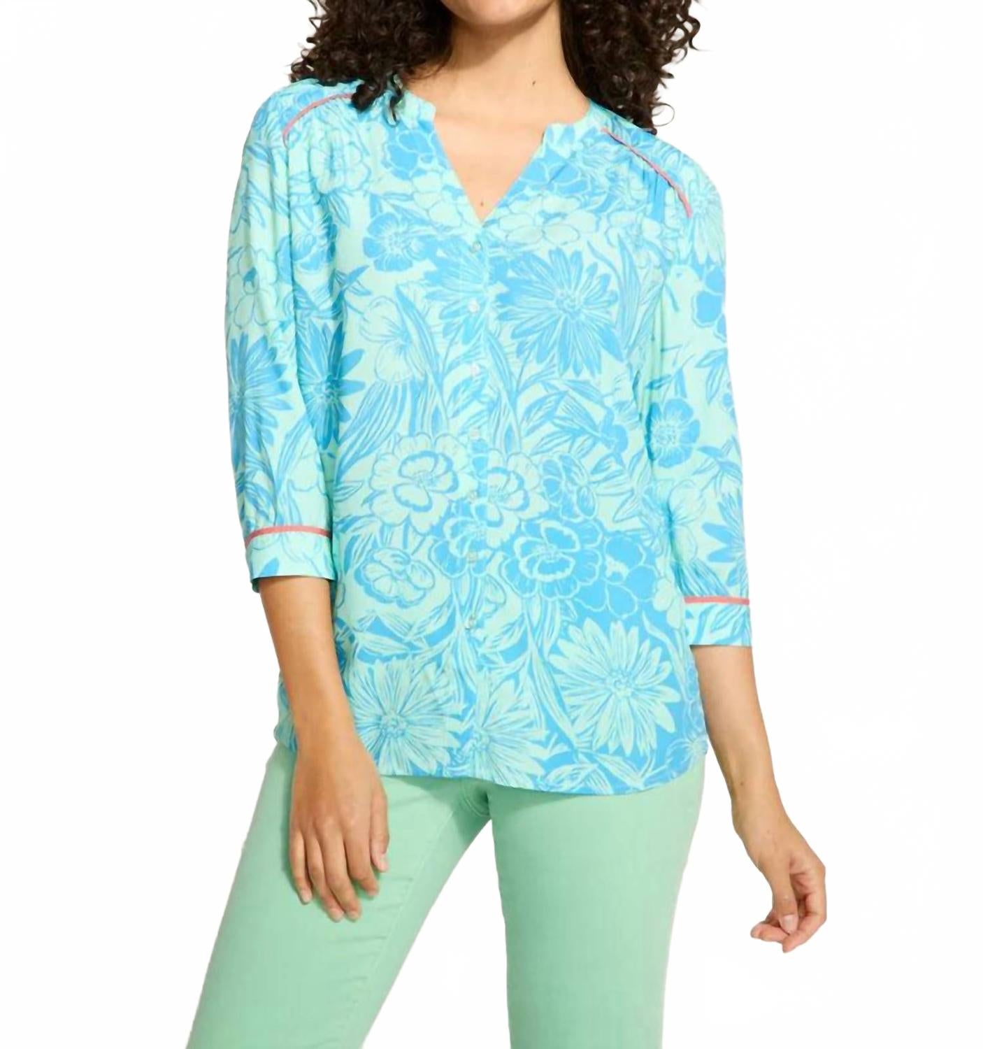 Двухцветный цветочный топ в голубом FDJ 
Двухцветный цветочный топ в голубом FDJ