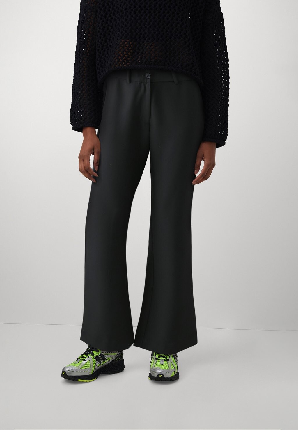 Брюки Onlberry Mid Clean Flared Pant ONLY, черные
Брюки Onlberry Mid Clean Flared Pant ONLY, черные