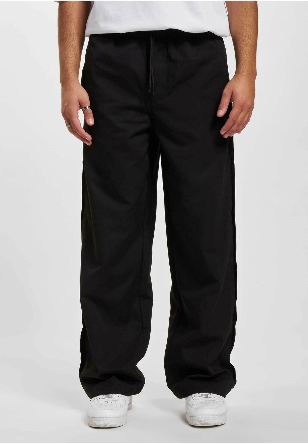 Спортивные брюки DEF, черный
Спортивные брюки DEF, черный