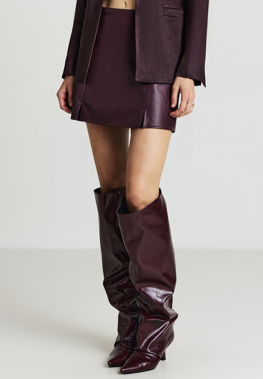 Юбка Calliope UNITA, Bordeaux
Юбка Calliope UNITA, Bordeaux