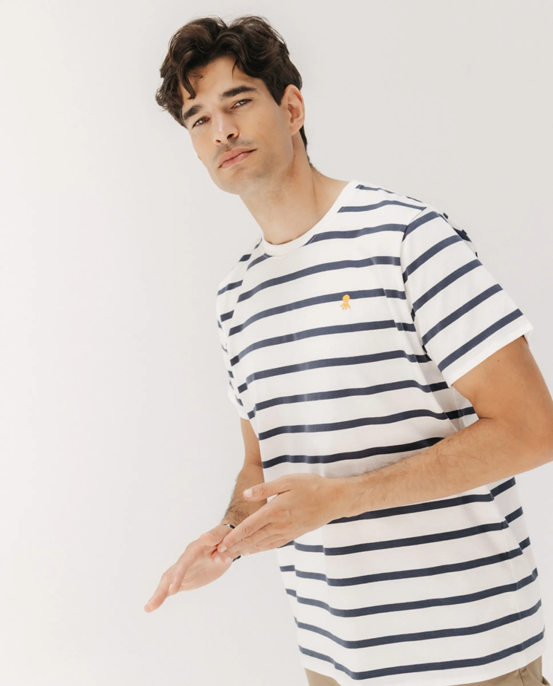 Мужская футболка с коротким рукавом в полоску с логотипом на груди El Pulpo, белый
Мужская футболка с коротким рукавом в полоску с логотипом на груди El Pulpo, белый