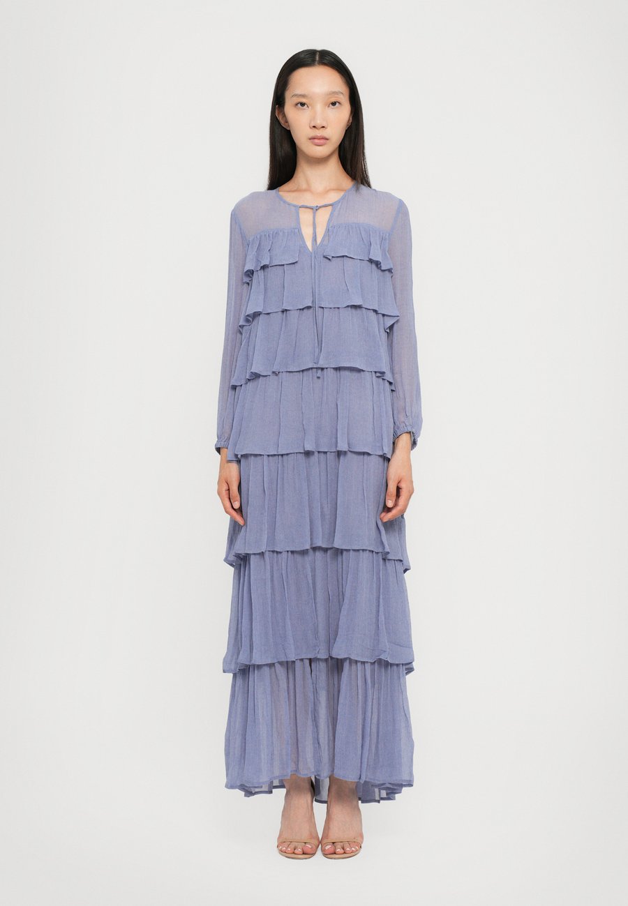 Платье Baum und Pferdgarten ARIELLE, Tempest Blue/Blue
Платье Baum und Pferdgarten ARIELLE, Tempest Blue/Blue