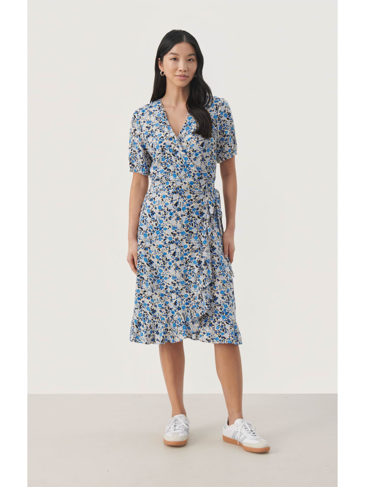 Платье ClairePW: женственный силуэт в цвете Windsurfer Mini Flower PART TWO
Платье ClairePW: женственный силуэт в цвете Windsurfer Mini Flower PART TWO