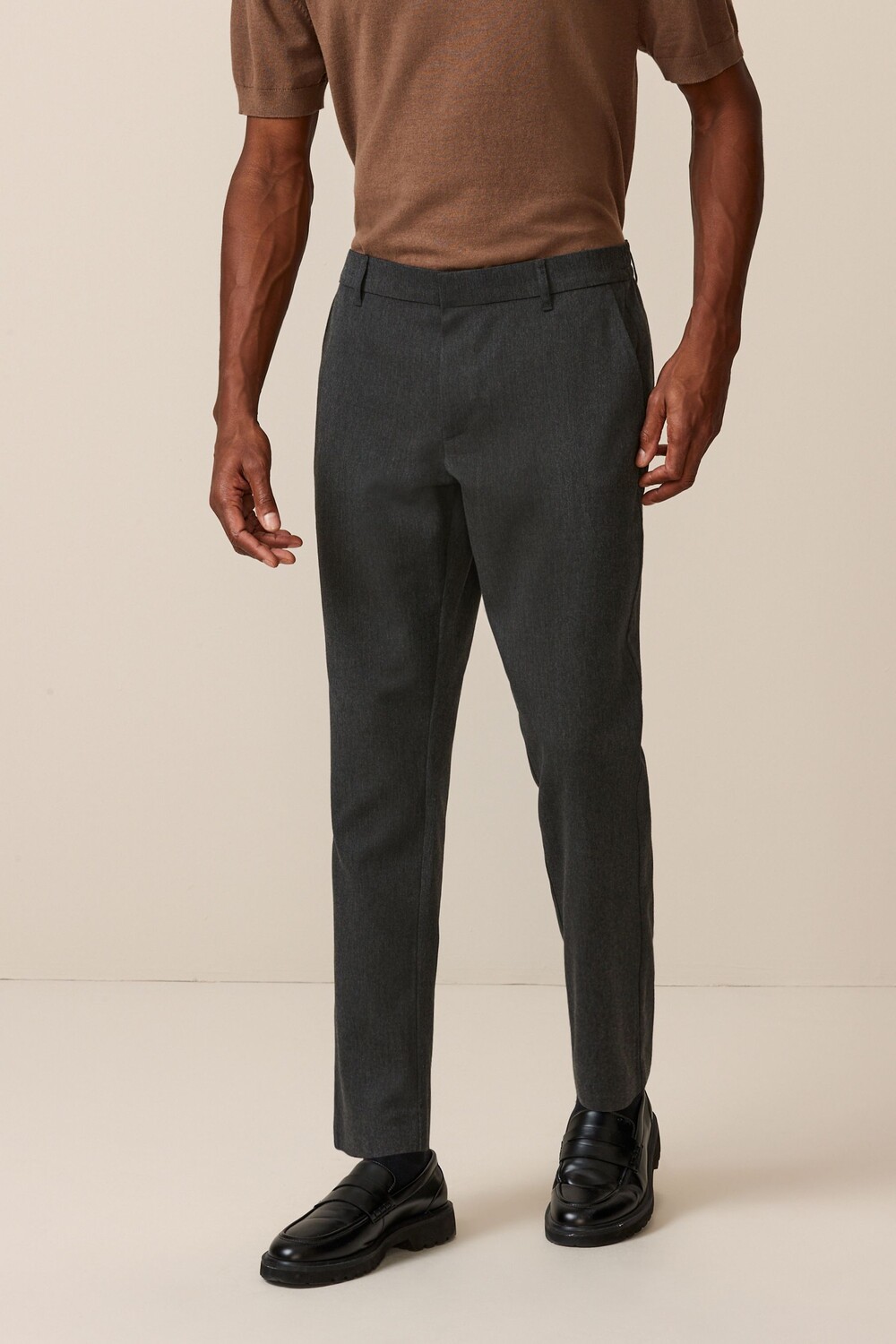 Элегантные брюки с простой передней частью Next, серый
Элегантные брюки с простой передней частью Next, серый