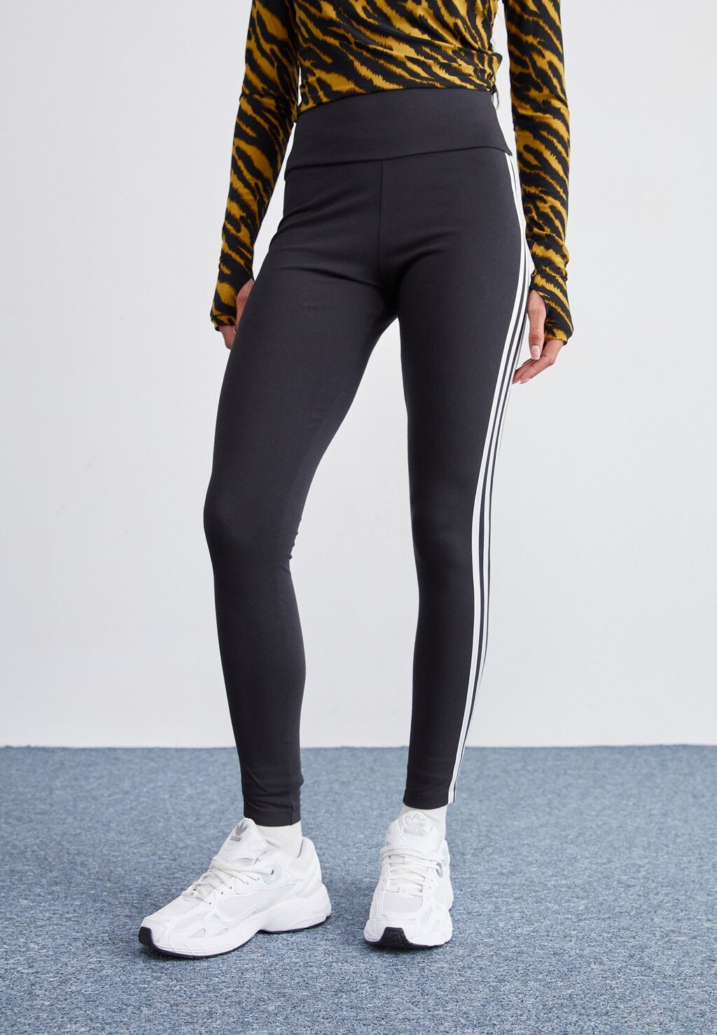 Леггинсы adidas Originals, черный
Леггинсы adidas Originals, черный