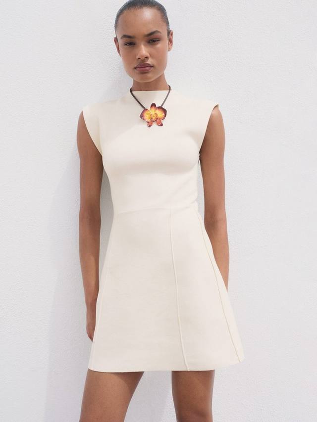 Мини-платье Domino Structured Mango, Light Beige
Мини-платье Domino Structured Mango, Light Beige