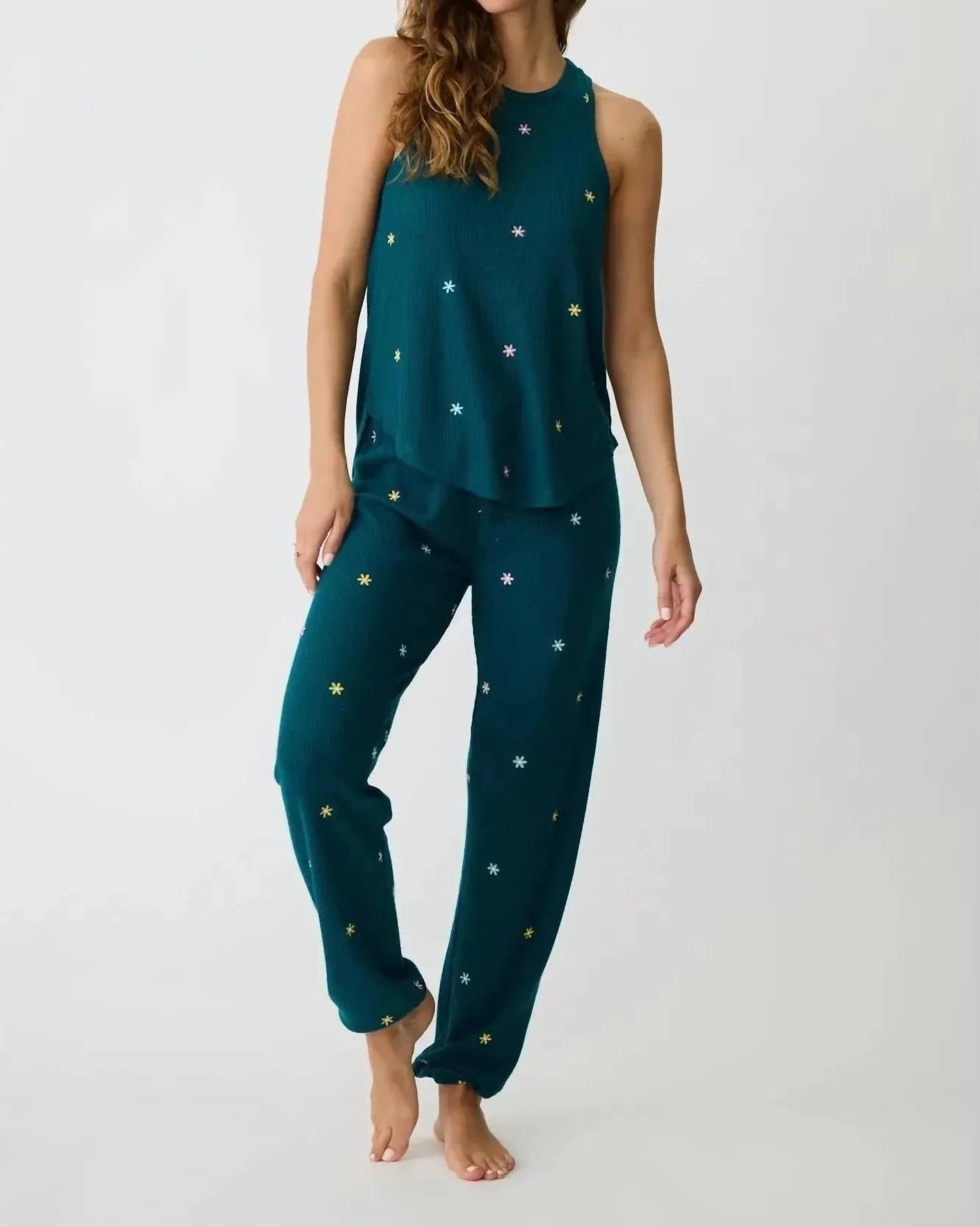 Брюки Take It Easy зеленого цвета PJ Salvage
Брюки Take It Easy зеленого цвета PJ Salvage