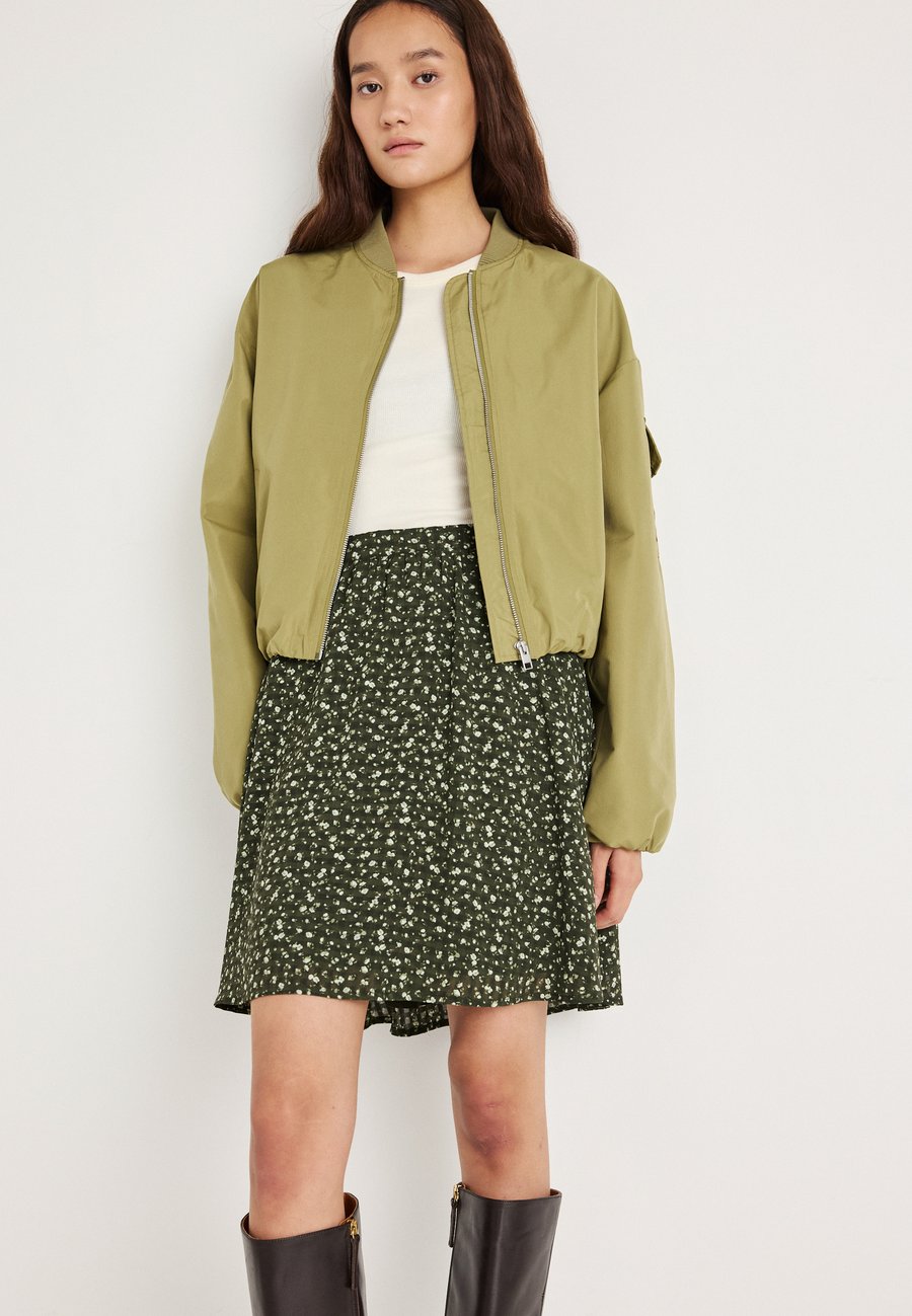 Юбка MSCH Copenhagen OCEANNA SKIRT, Rosin/Green
Юбка MSCH Copenhagen OCEANNA SKIRT, Rosin/Green