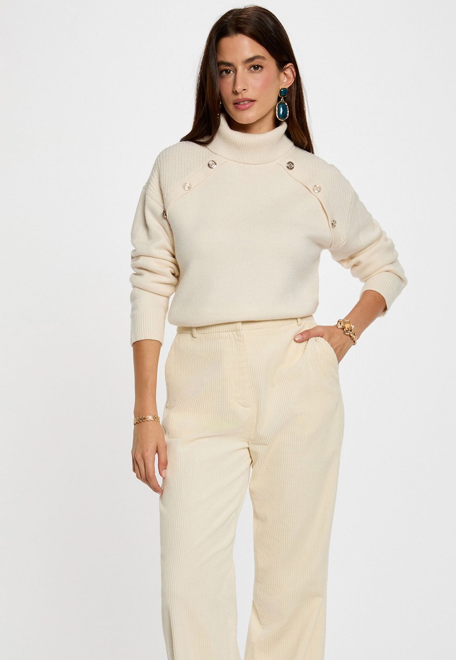 Джемпер Morgan TURTLENECK, Ivoire/White Denim
Джемпер Morgan TURTLENECK, Ivoire/White Denim