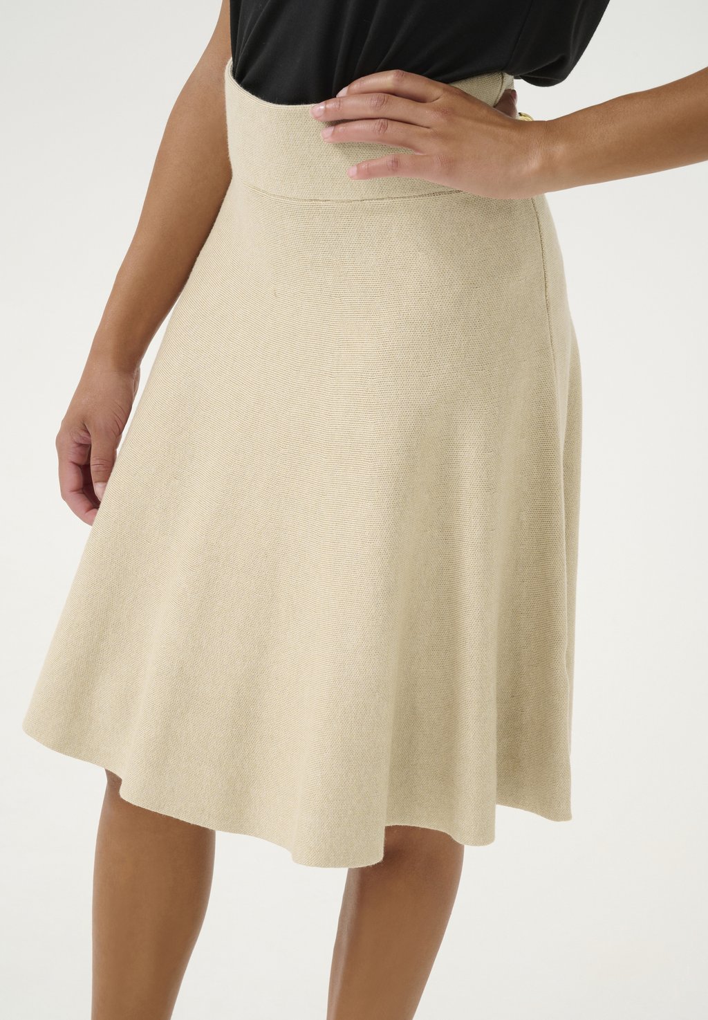 Юбка А-силуэта ANNEMARIE Culture, песочный
Юбка А-силуэта ANNEMARIE Culture, песочный