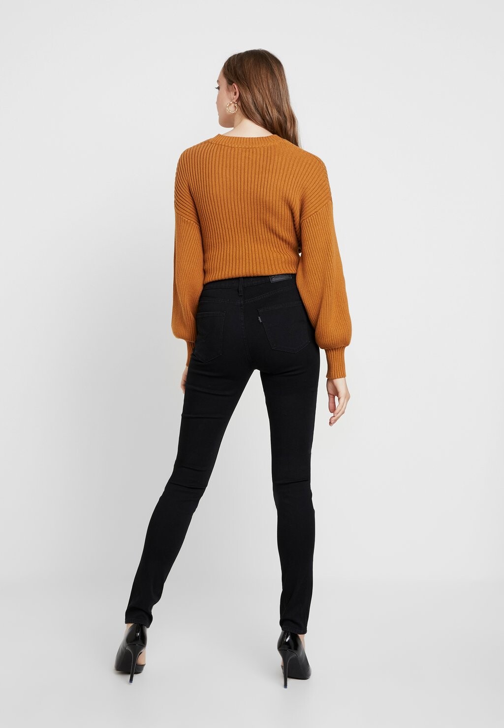 Джинсы скинни 721 High Rise Levi's, черные
Джинсы скинни 721 High Rise Levi's, черные