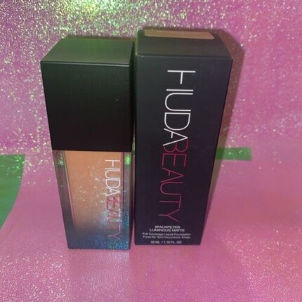 HUDA BEAUTY #FauxFilter Светящаяся матовая основа с коричневым сахаром 410G
HUDA BEAUTY #FauxFilter Светящаяся матовая основа с коричневым сахаром 410G