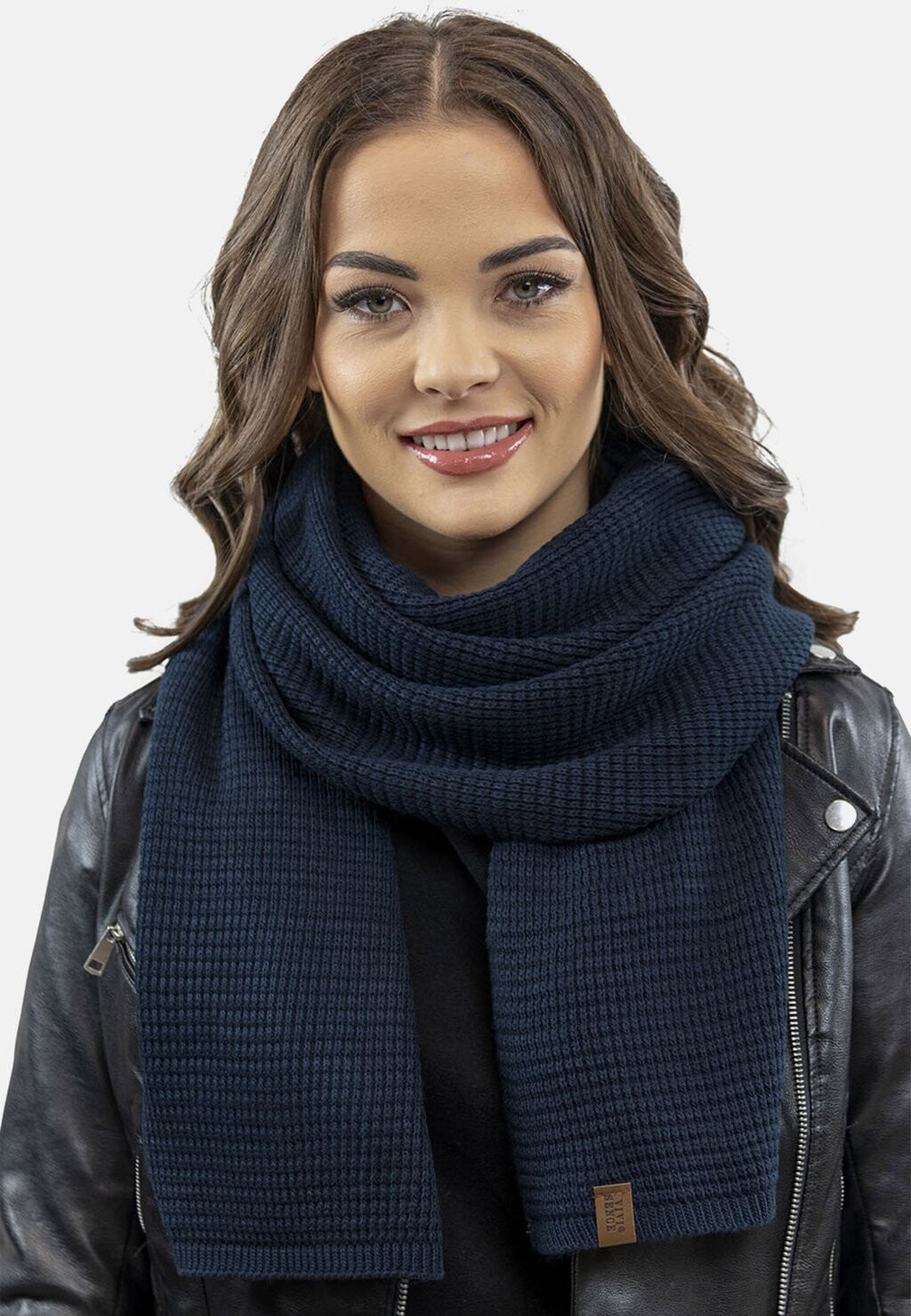 Шарф Vivisence, темно-синий
Шарф Vivisence, темно-синий