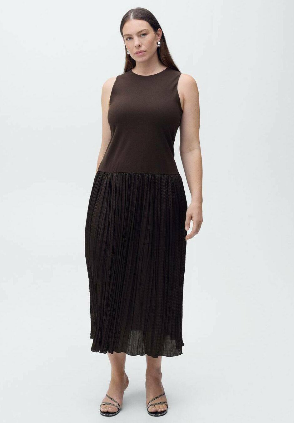 Платье макси LANGE Mango, коричневый
Платье макси LANGE Mango, коричневый