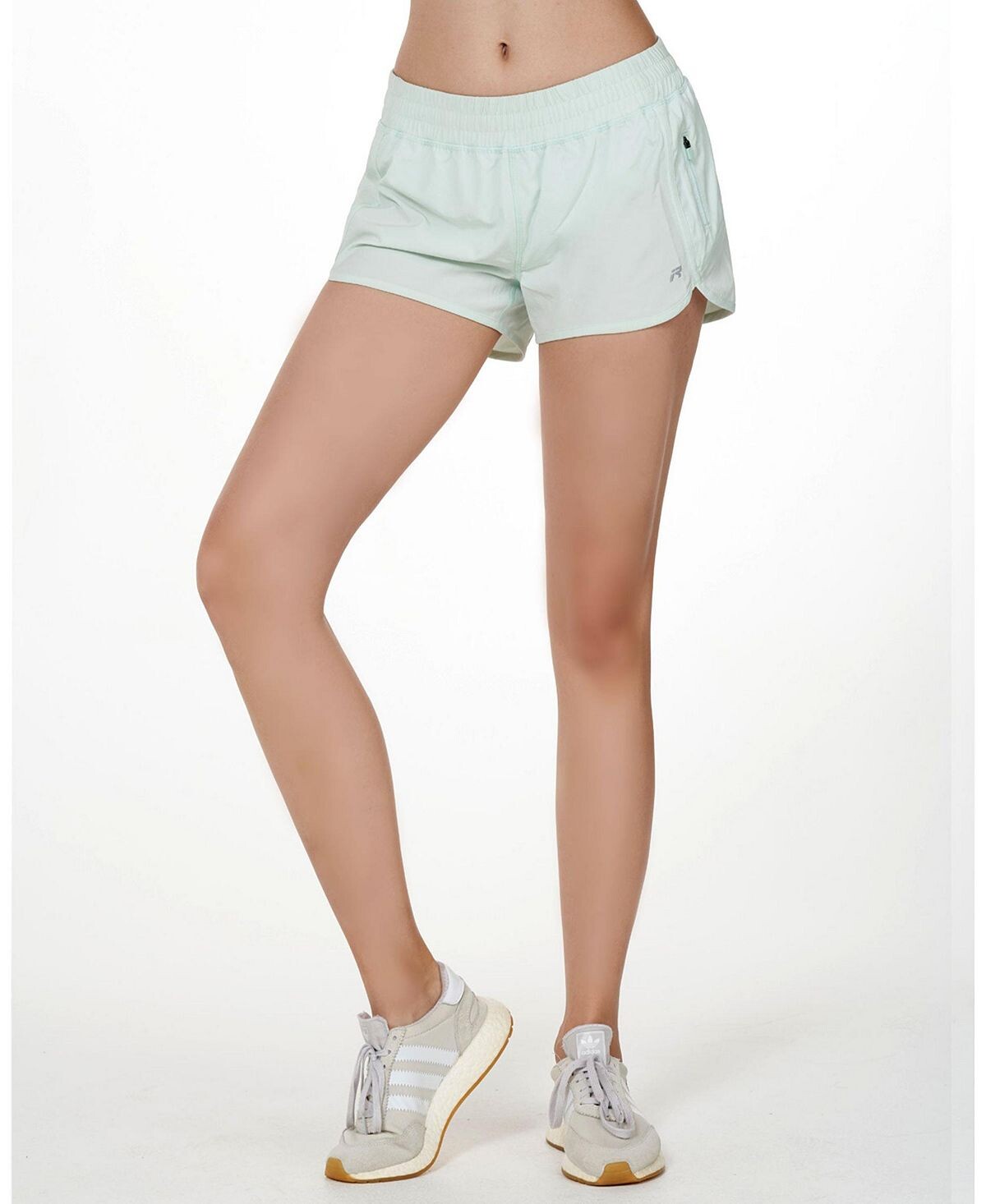 Женские беговые шорты Sonic на подкладке Rebody Active
Женские беговые шорты Sonic на подкладке Rebody Active