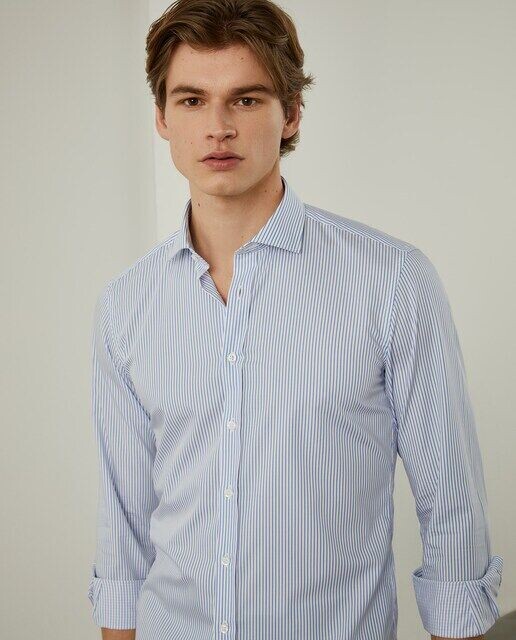 Приталенная мужская рубашка из поплина с полосатым принтом Lion Of Porches, светло-синий
Приталенная мужская рубашка из поплина с полосатым принтом Lion Of Porches, светло-синий