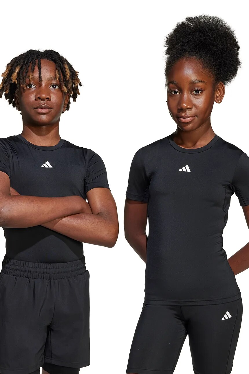 Детская футболка Adidas, черный
Детская футболка Adidas, черный
