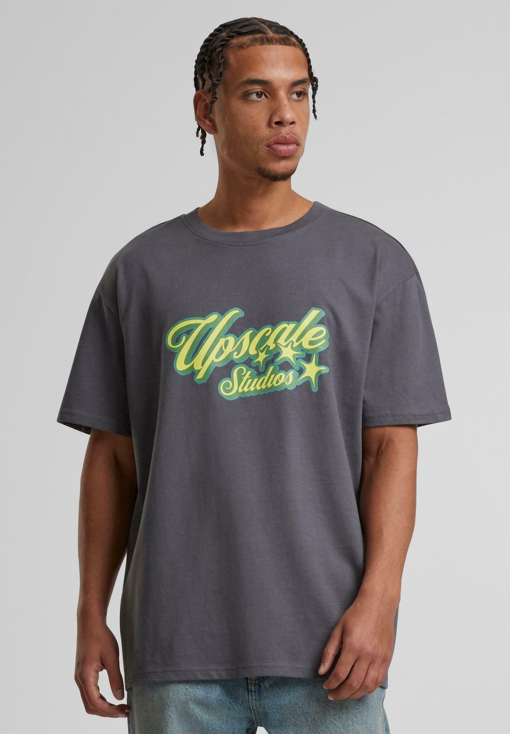 Футболка с принтом HOTEL PARADISO HEAVY Upscale by Mister Tee, темно-серый
Футболка с принтом HOTEL PARADISO HEAVY Upscale by Mister Tee, темно-серый