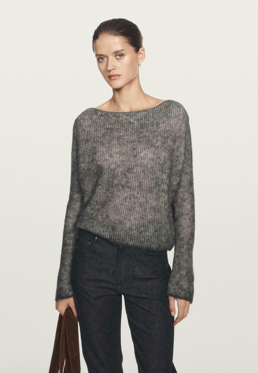 Джемпер Massimo Dutti SHORT SWEATER, Dark Grey
Джемпер Massimo Dutti SHORT SWEATER, Dark Grey
