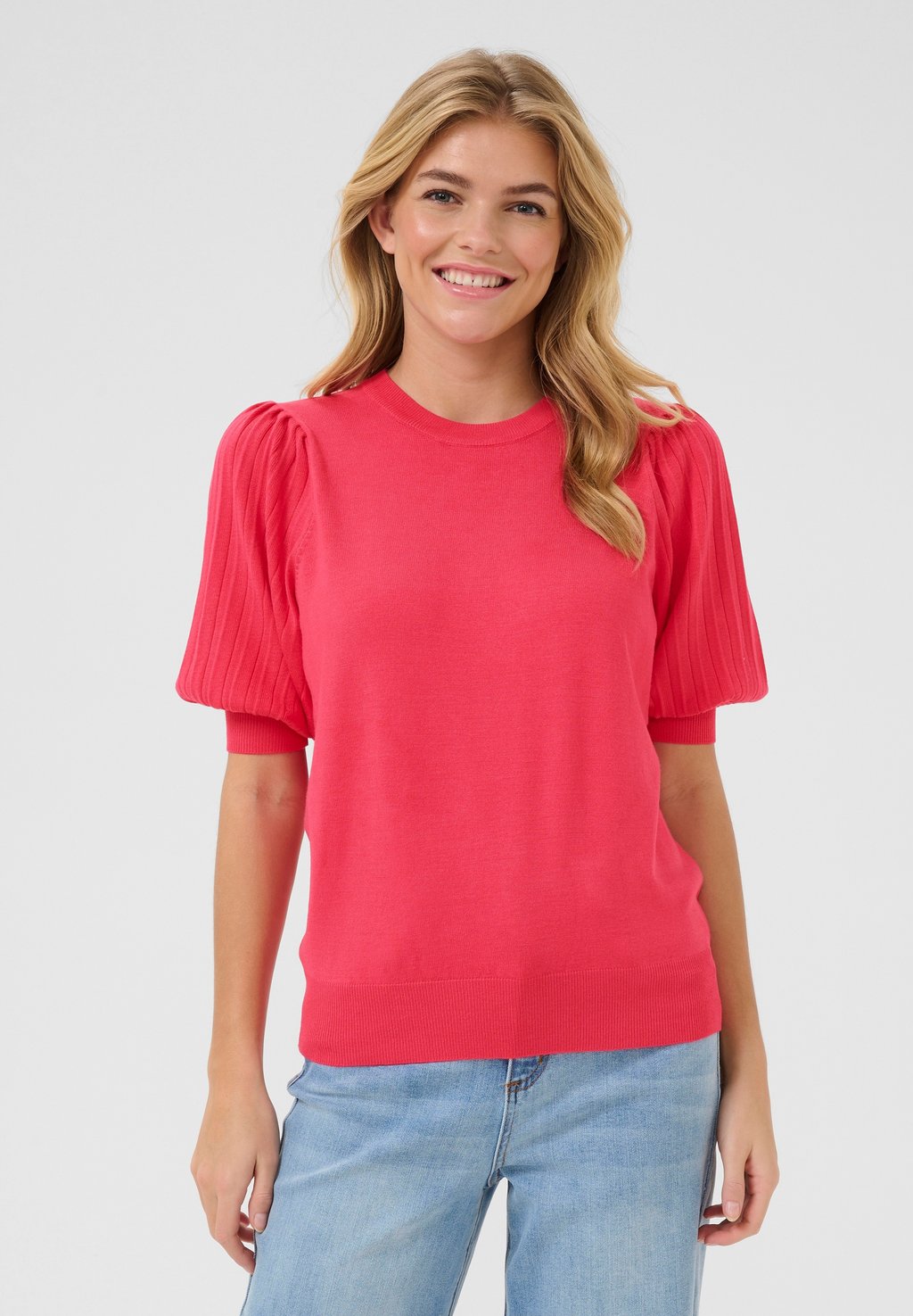 Базовая футболка KALONE Kaffe, красный
Базовая футболка KALONE Kaffe, красный