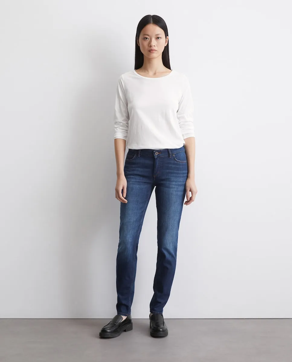 Женские джинсы модели Alby slim из эластичного джинсового материала с кашемировым ощущением MARC O'POLO, темно-синий
Женские джинсы модели Alby slim из эластичного джинсового материала с кашемировым ощущением MARC O'POLO, темно-синий