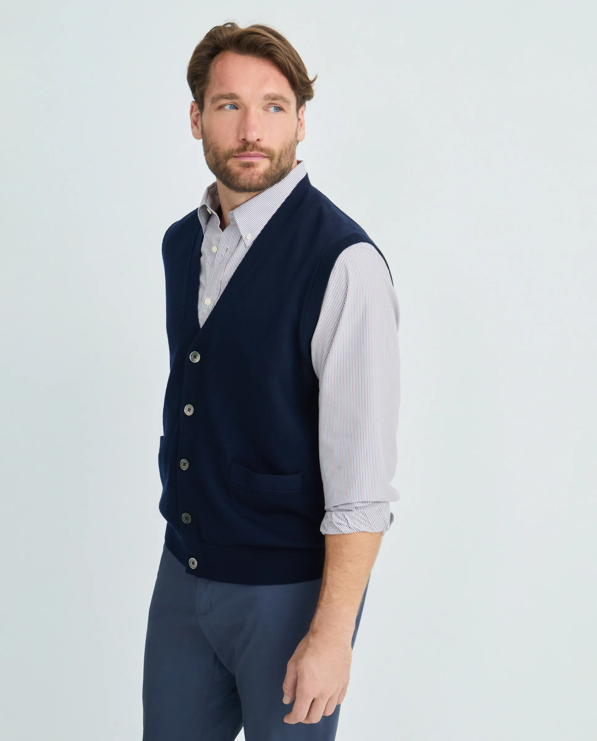 Открытый жилет на пуговицах однотонный 100% шерсть мериноса мужской большие размеры Emidio Tucci, темно-синий
Открытый жилет на пуговицах однотонный 100% шерсть мериноса мужской большие размеры Emidio Tucci, темно-синий