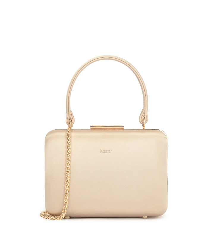 Сумка из жесткой кожи с ручкой и цепочкой. Kazar, бежевый
Сумка из жесткой кожи с ручкой и цепочкой. Kazar, бежевый