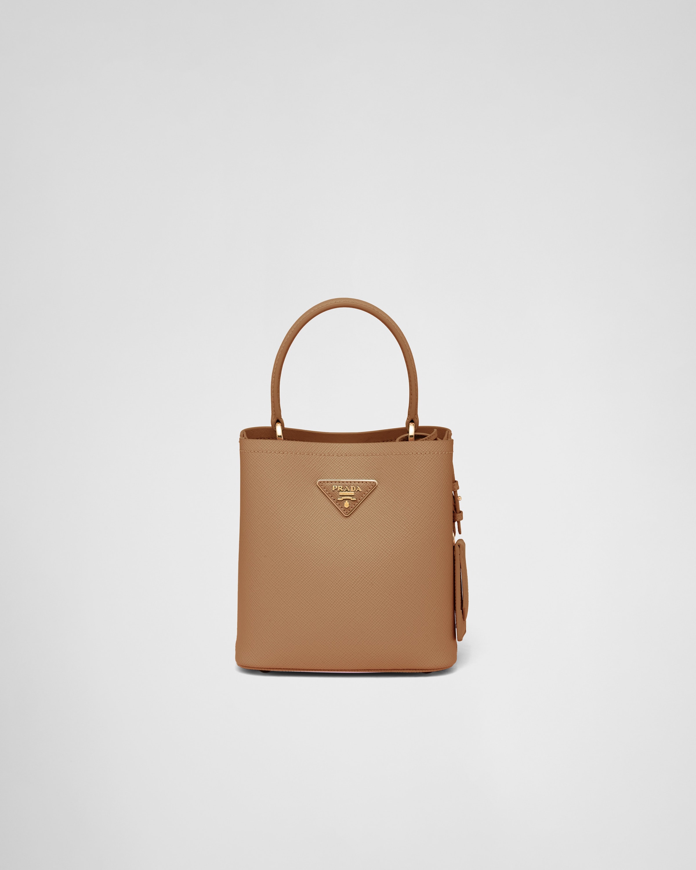 Сумка Prada Panier малая из сафьяновой кожи Prada, карамель
Сумка Prada Panier малая из сафьяновой кожи Prada, карамель