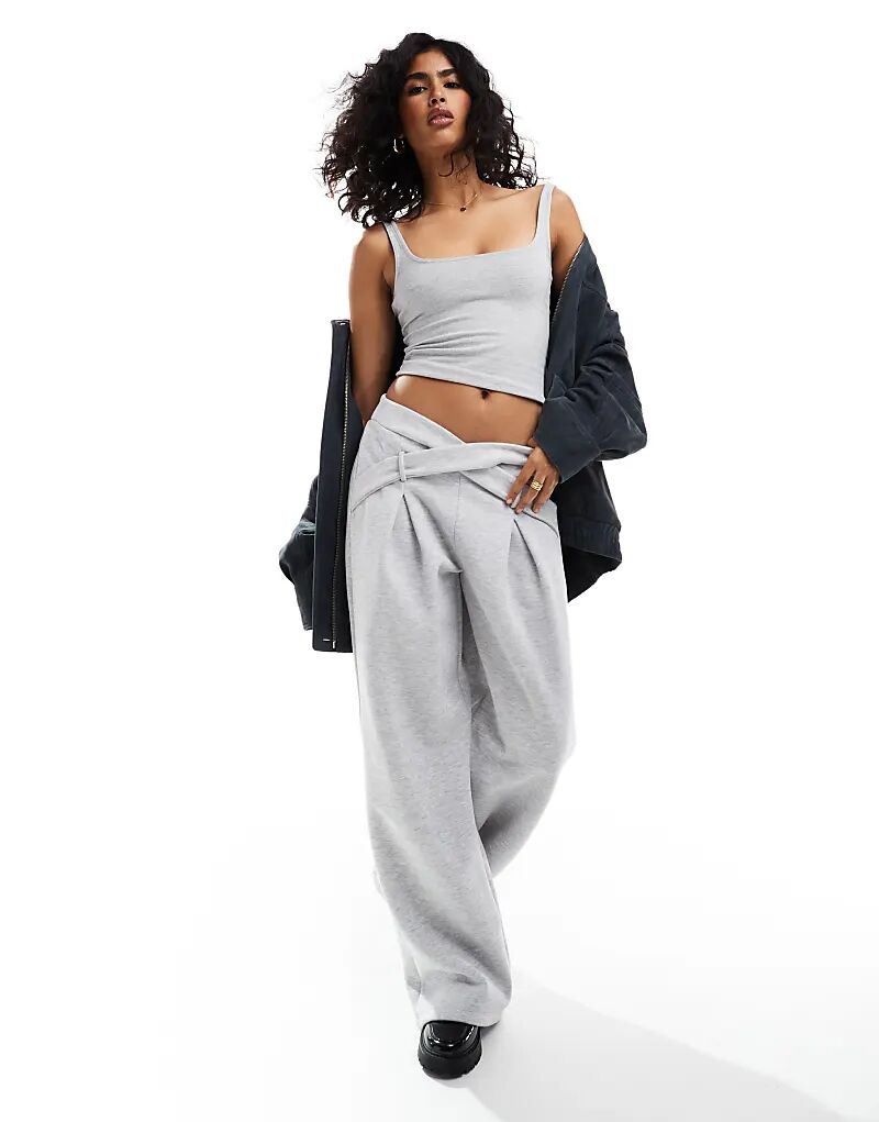 Майка на каждый день с квадратным вырезом серого цвета Cotton:On
Майка на каждый день с квадратным вырезом серого цвета Cotton:On