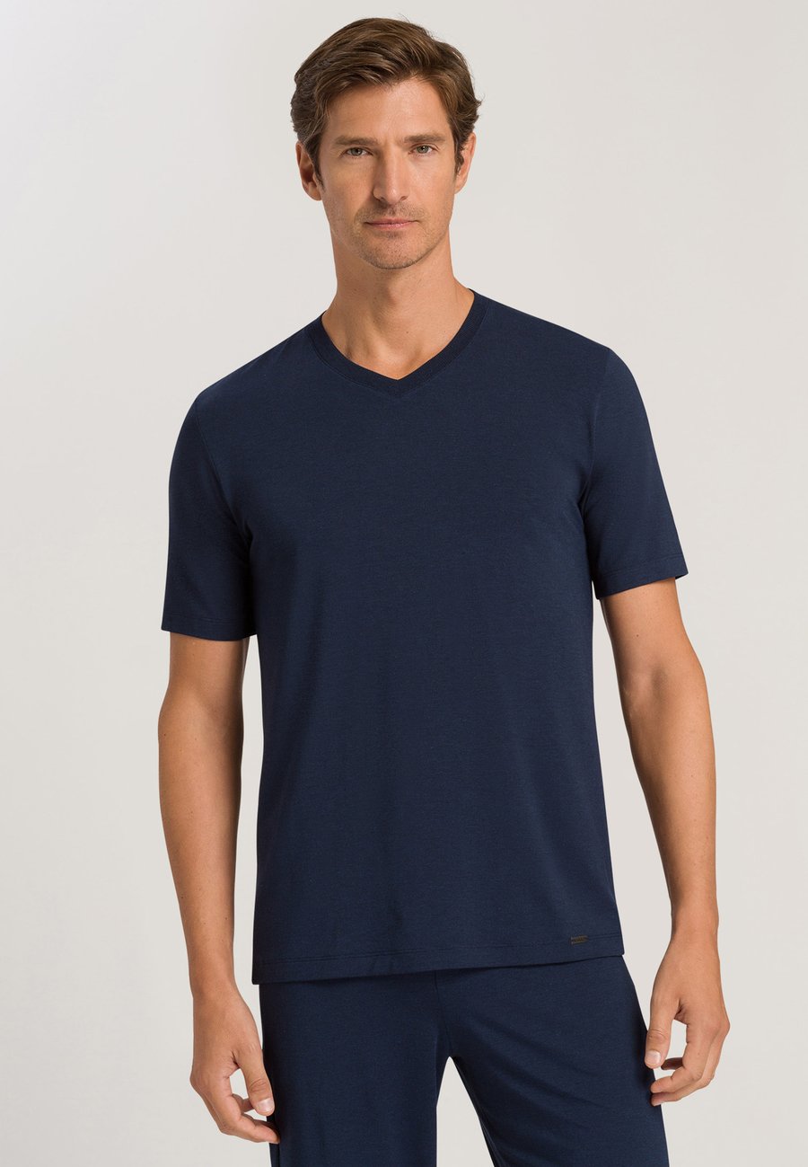 Футболка Hanro Basic T-shirt, Deep Navy/Dark Blue, Синий, Футболка Hanro Basic T-shirt, Deep Navy/Dark Blue
Футболка Hanro Basic T-shirt, Deep Navy/Dark Blue, Синий, Футболка Hanro Basic T-shirt, Deep Navy/Dark Blue