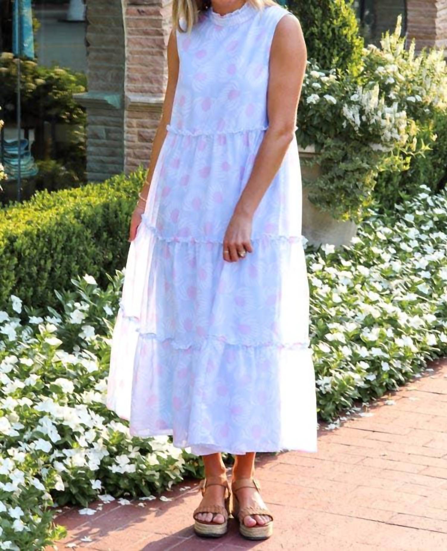 Платье миди Ellie с оборками на горловине и цветочным принтом j.marie, цвет floral print.
Платье миди Ellie с оборками на горловине и цветочным принтом j.marie, цвет floral print.