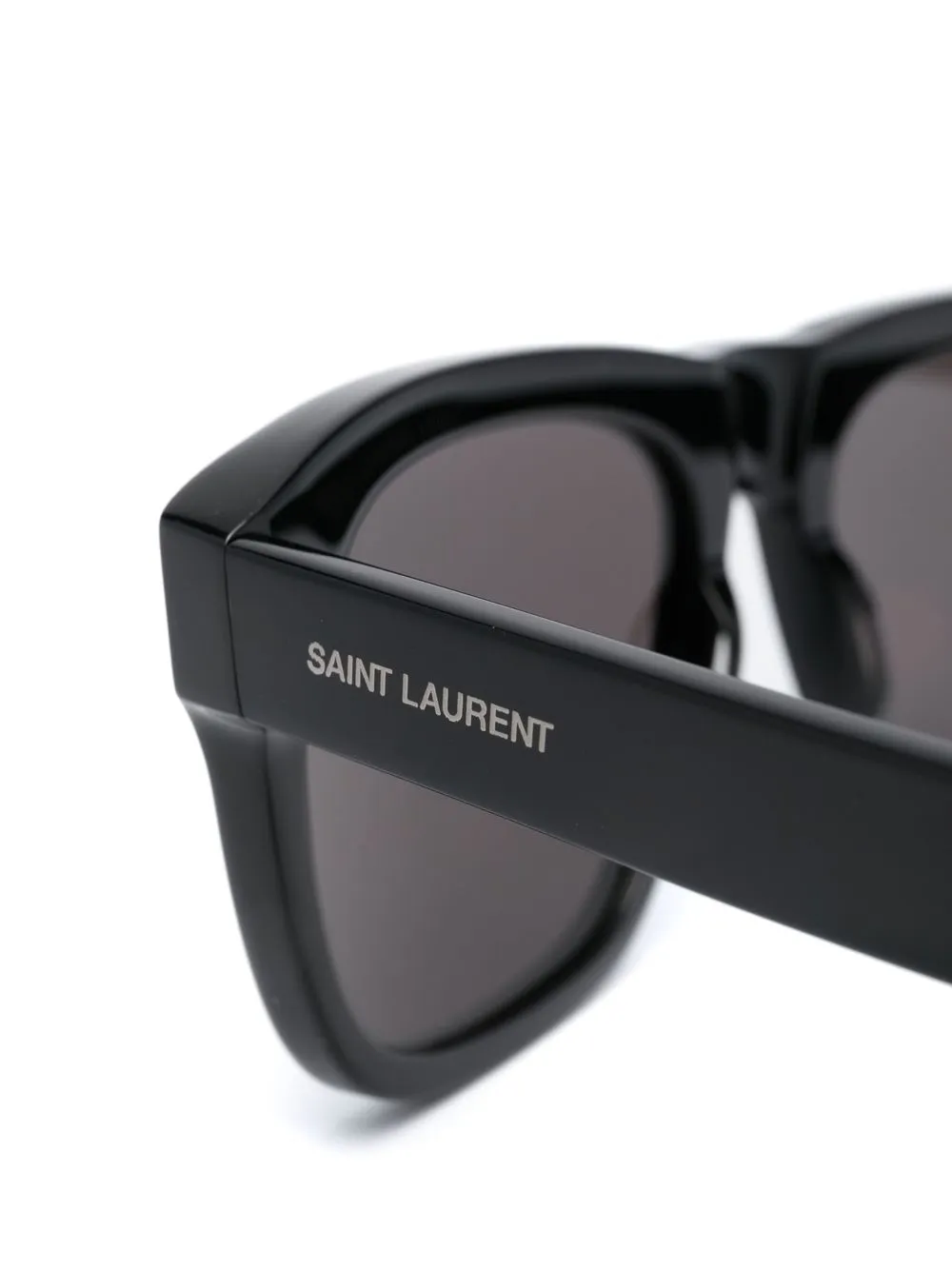 Солнцезащитные очки в квадратной оправе Saint Laurent, черный
Солнцезащитные очки в квадратной оправе Saint Laurent, черный
