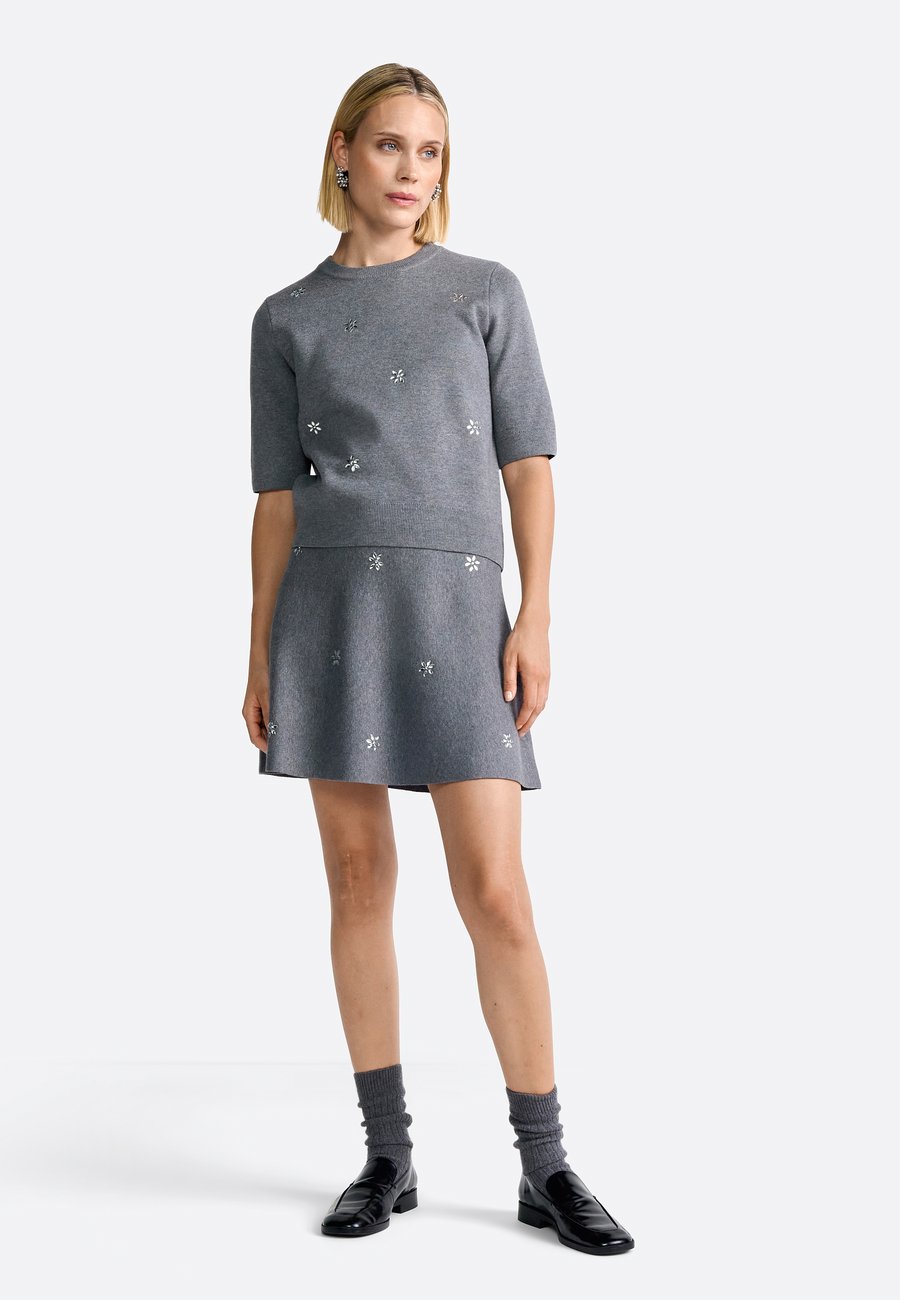 Юбка Rich & Royal A-line skirt, Shadow Grey/Grey
Юбка Rich & Royal A-line skirt, Shadow Grey/Grey