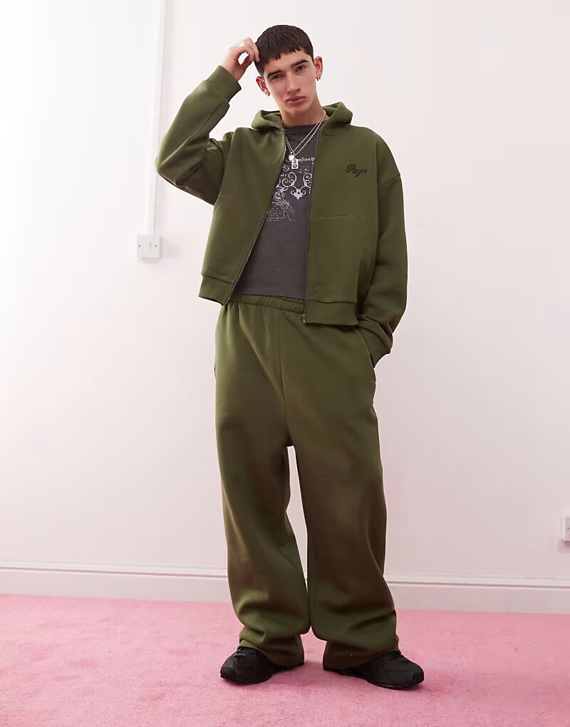 Широкие брюки-джоггеры Reclaimed Vintage цвета хаки, коорд
Широкие брюки-джоггеры Reclaimed Vintage цвета хаки, коорд