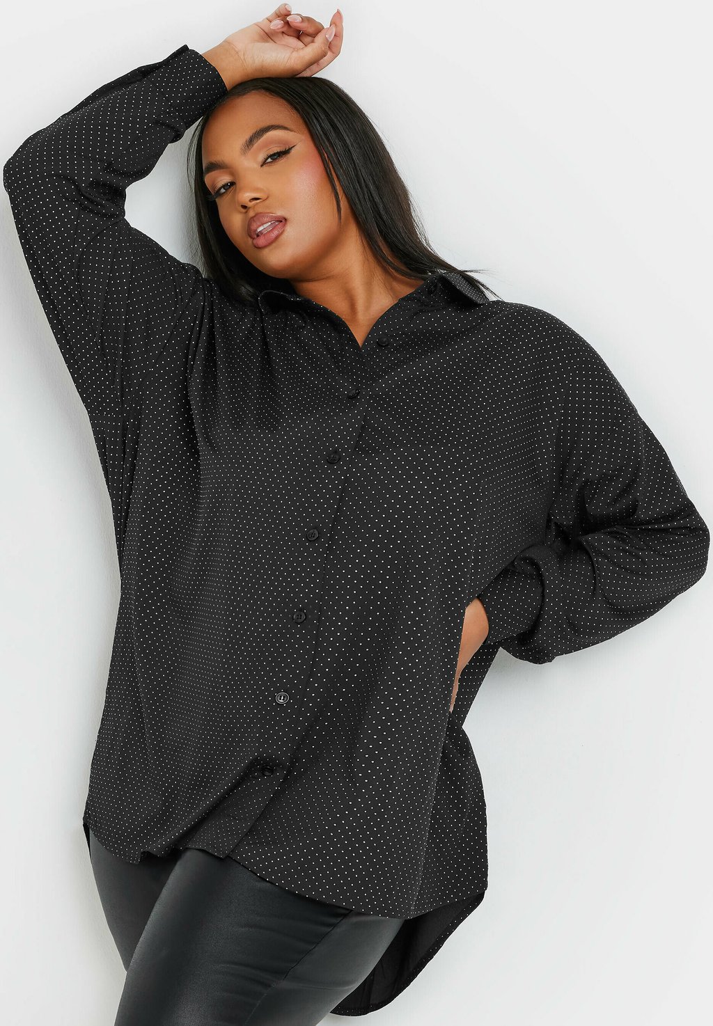 Блузка на пуговицах STUD EMBELLISHED Yours Clothing, антрацит
Блузка на пуговицах STUD EMBELLISHED Yours Clothing, антрацит