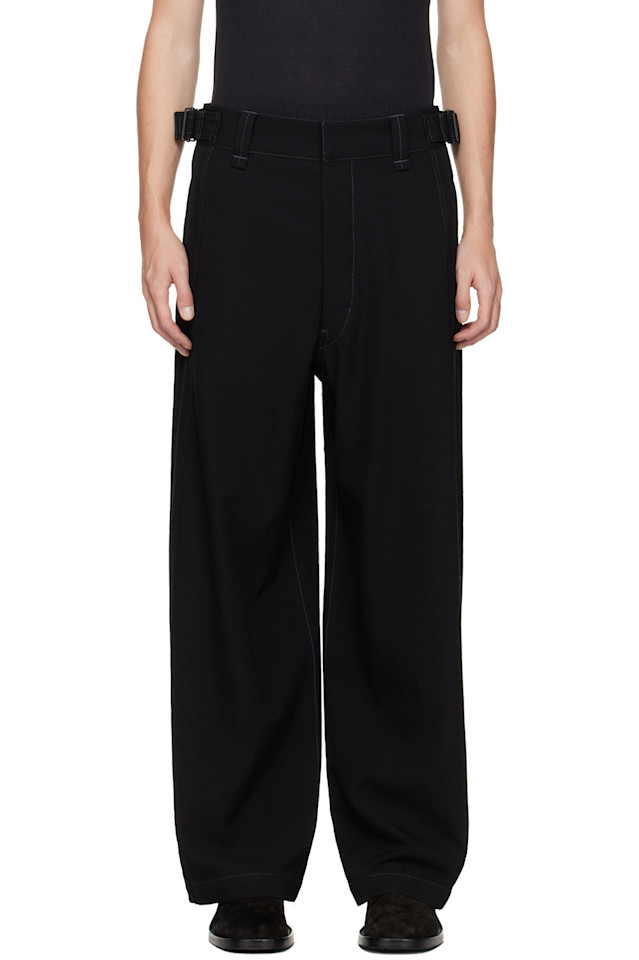 Макси-Брюки в стиле милитари Lemaire, черный
Макси-Брюки в стиле милитари Lemaire, черный