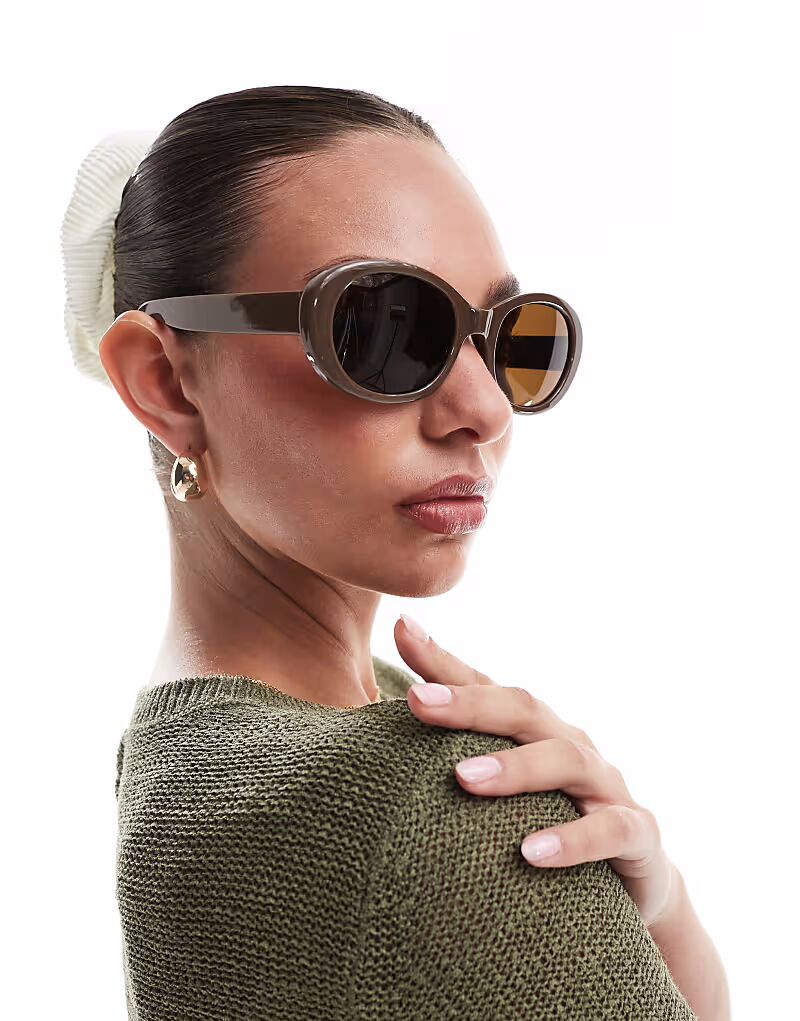 Круглые солнцезащитные очки A.Kjaerbede Anma шоколадно-коричневого цвета
Круглые солнцезащитные очки A.Kjaerbede Anma шоколадно-коричневого цвета