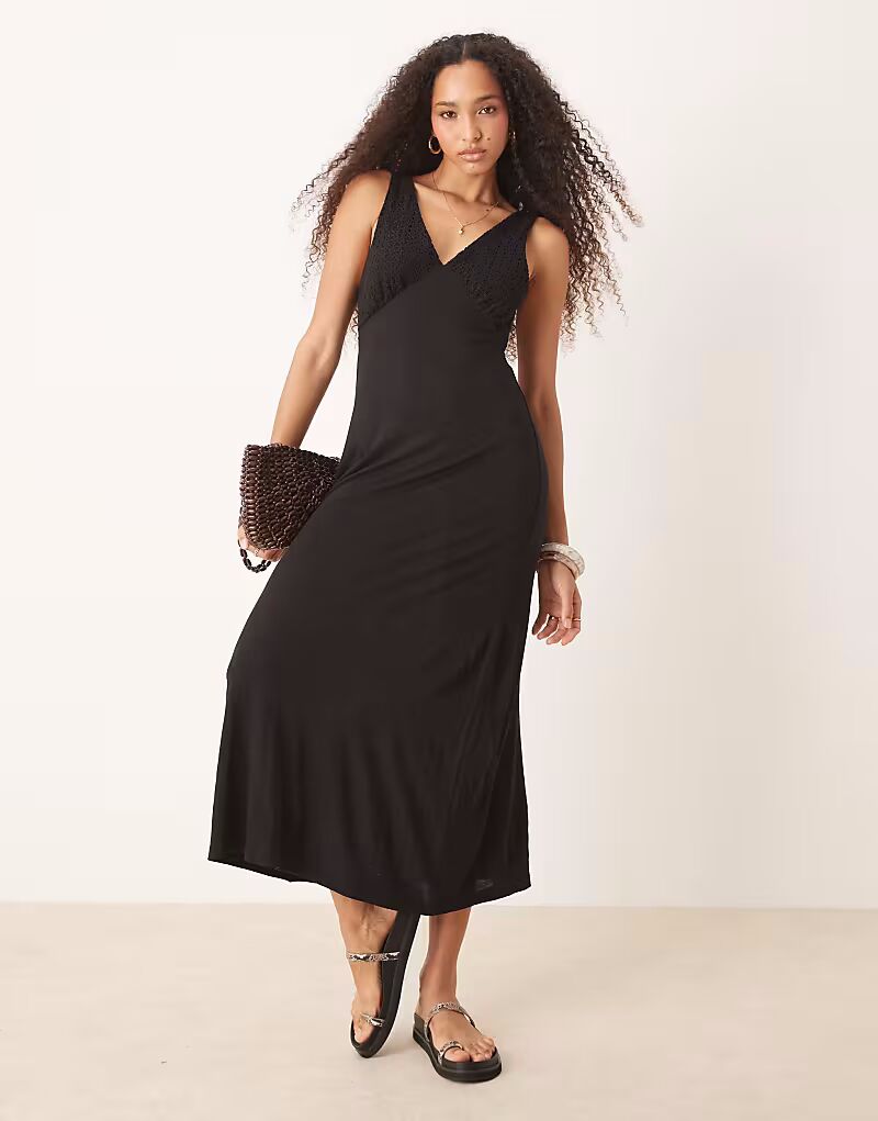 Платье миди с кружевным лифом и v-образным вырезом ASOS DESIGN черного цвета
Платье миди с кружевным лифом и v-образным вырезом ASOS DESIGN черного цвета