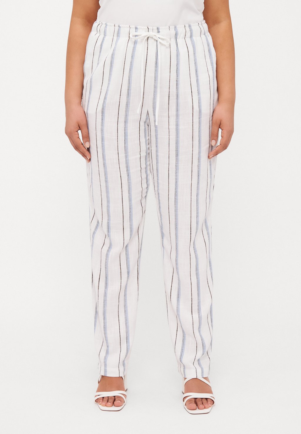 Брюки CARSIESTA PULL UP ONLY Carmakoma, светло-зеленый
Брюки CARSIESTA PULL UP ONLY Carmakoma, светло-зеленый