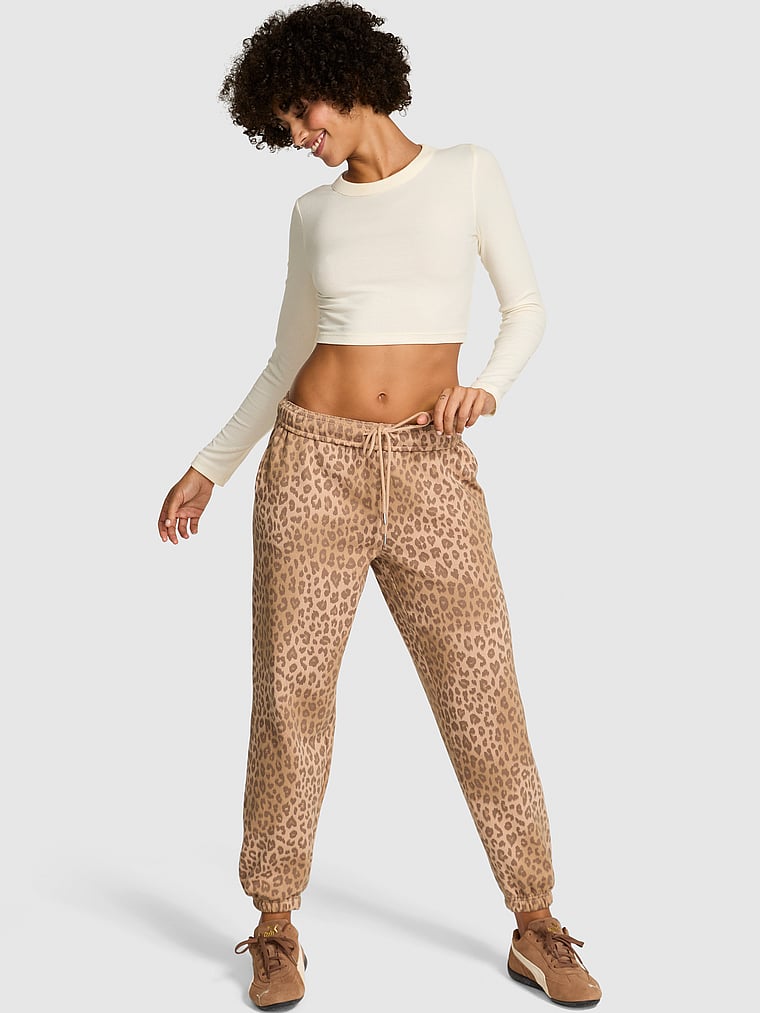 Спортивные брюки Ivy из флиса для кампуса Pink, leopard
Спортивные брюки Ivy из флиса для кампуса Pink, leopard