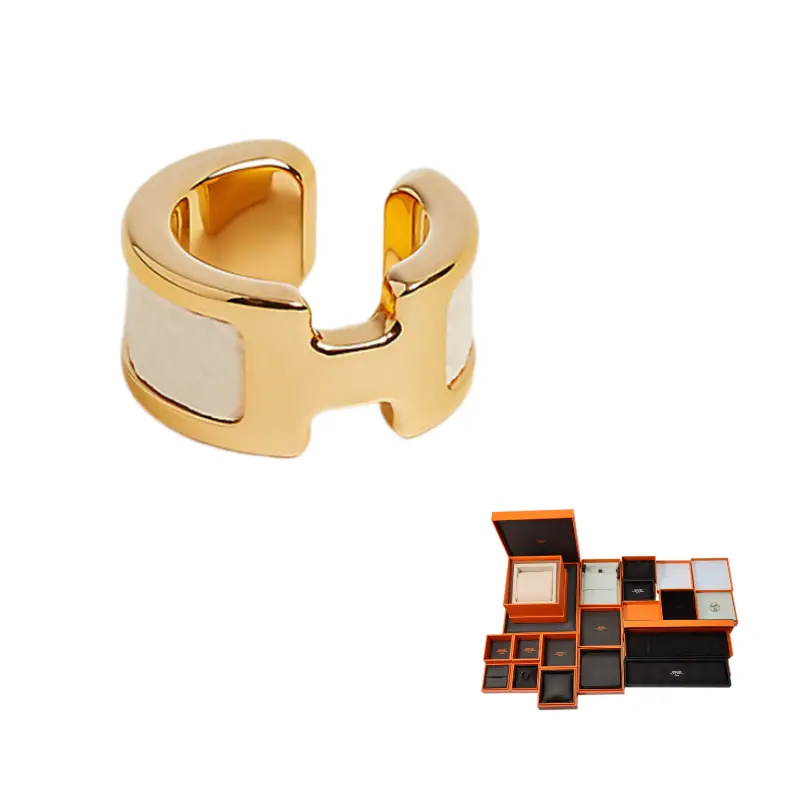 Hermes Женские серьги-клипсы из телячьей кожи, золотистые
Hermes Женские серьги-клипсы из телячьей кожи, золотистые