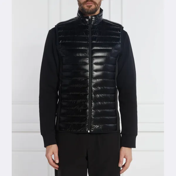 Пуховик без рукавов v_techno стандартного кроя Boss, черный
Пуховик без рукавов v_techno стандартного кроя Boss, черный