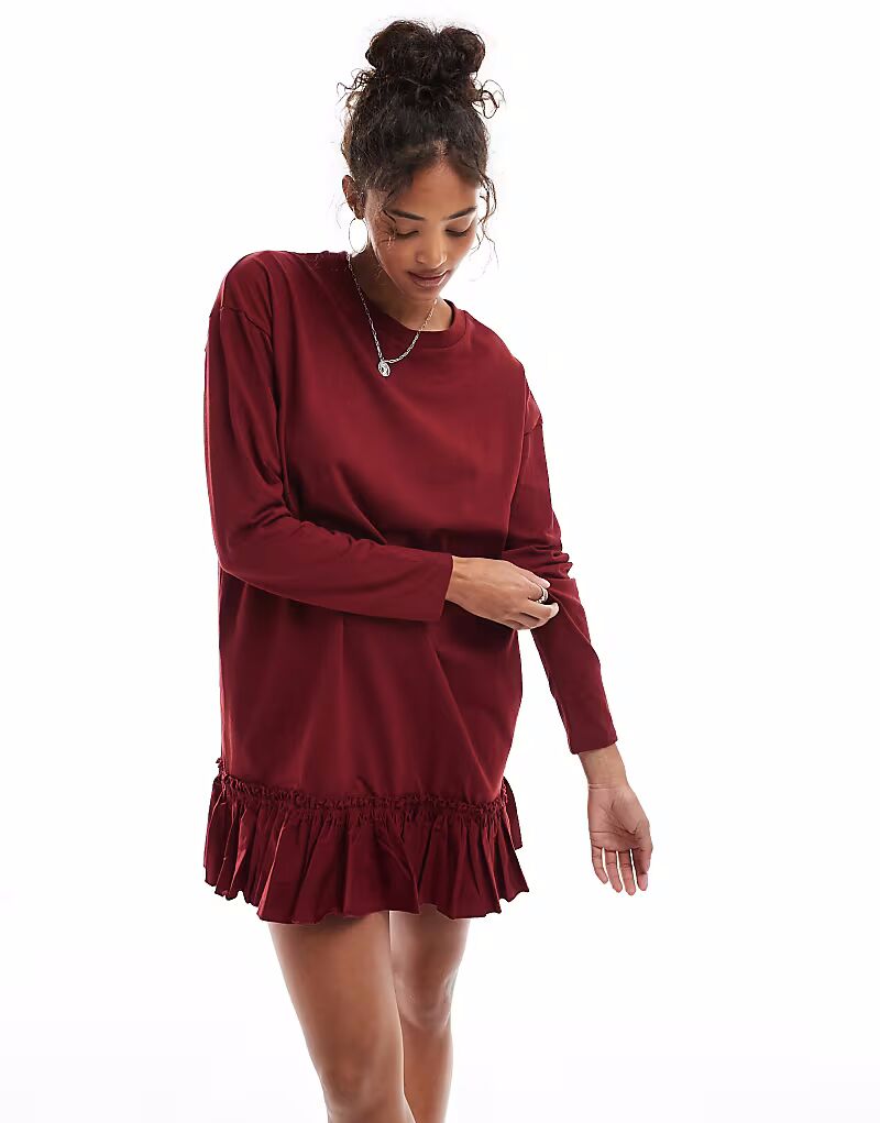 Платье-футболка Miss Selfridge из поплина с длинными рукавами и оборками бордового цвета
Платье-футболка Miss Selfridge из поплина с длинными рукавами и оборками бордового цвета