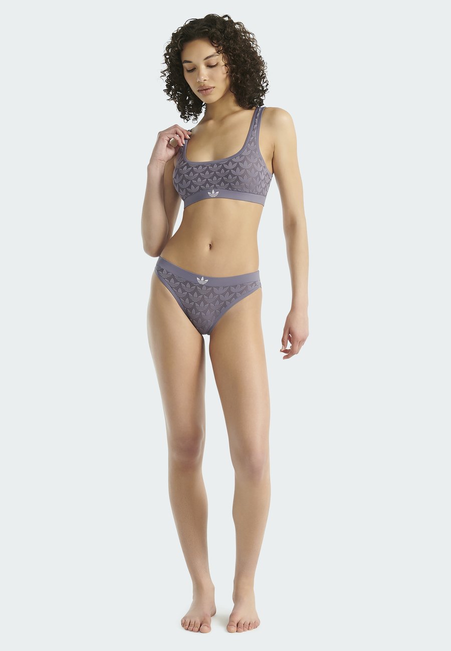 Бюстье Adidas Originals Bustier, Violet/Dark Purple
Бюстье Adidas Originals Bustier, Violet/Dark Purple