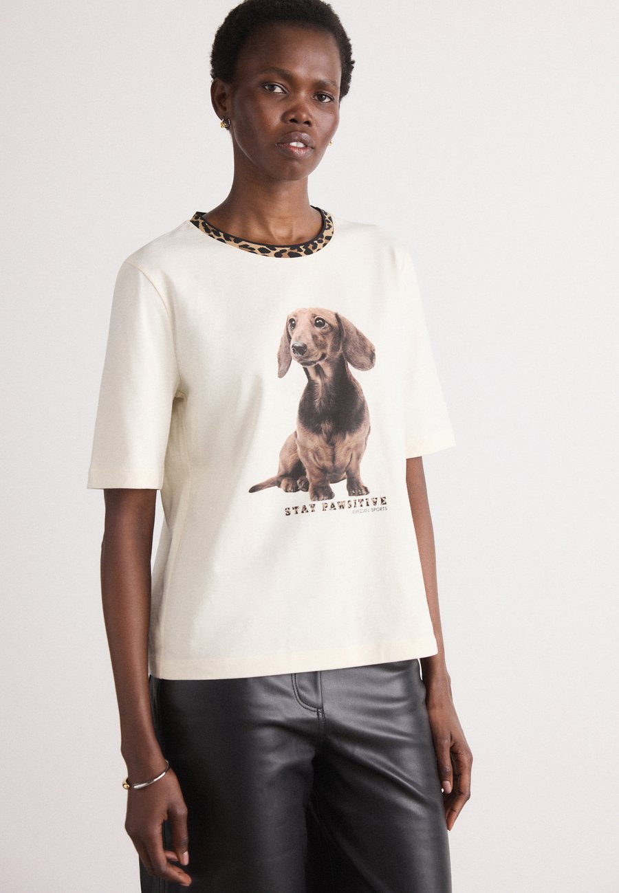 Футболка Marc Cain Print T-shirt, Bright Ecru/Off-White
Футболка Marc Cain Print T-shirt, Bright Ecru/Off-White