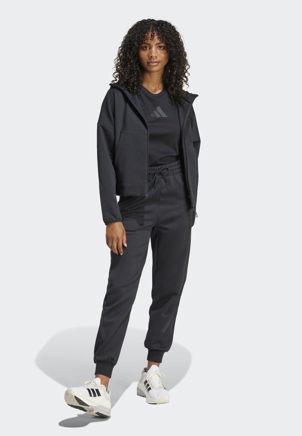 Толстовка с капюшоном Z.N.E. FULL ZIP adidas Sportswear, черный
Толстовка с капюшоном Z.N.E. FULL ZIP adidas Sportswear, черный