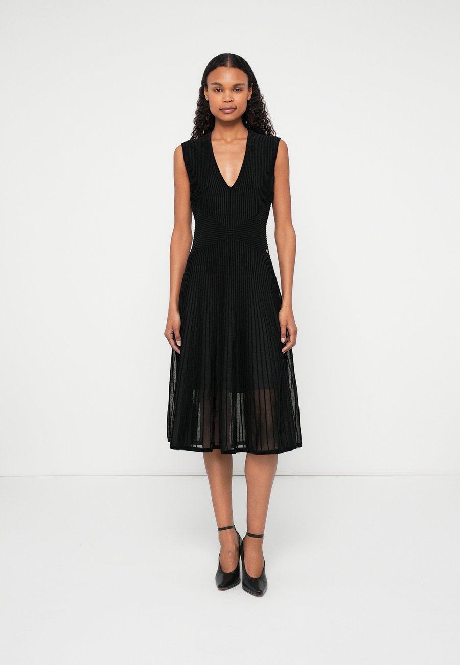 Платье KARL LAGERFELD ELEGANT FLOCK DRESS, Black
Платье KARL LAGERFELD ELEGANT FLOCK DRESS, Black