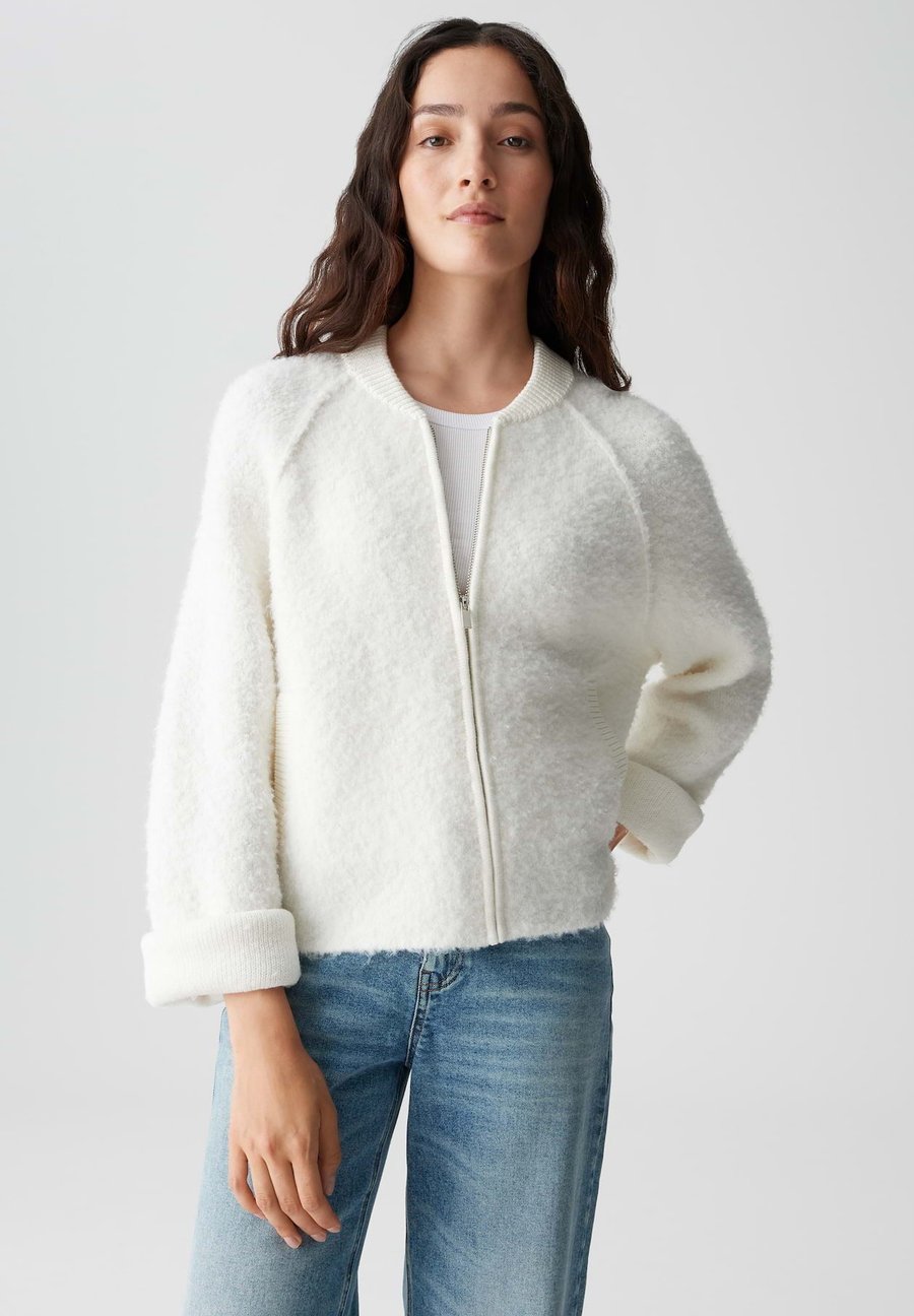 Кардиган OPUS RELAXED FIT, Soft Cream/White
Кардиган OPUS RELAXED FIT, Soft Cream/White