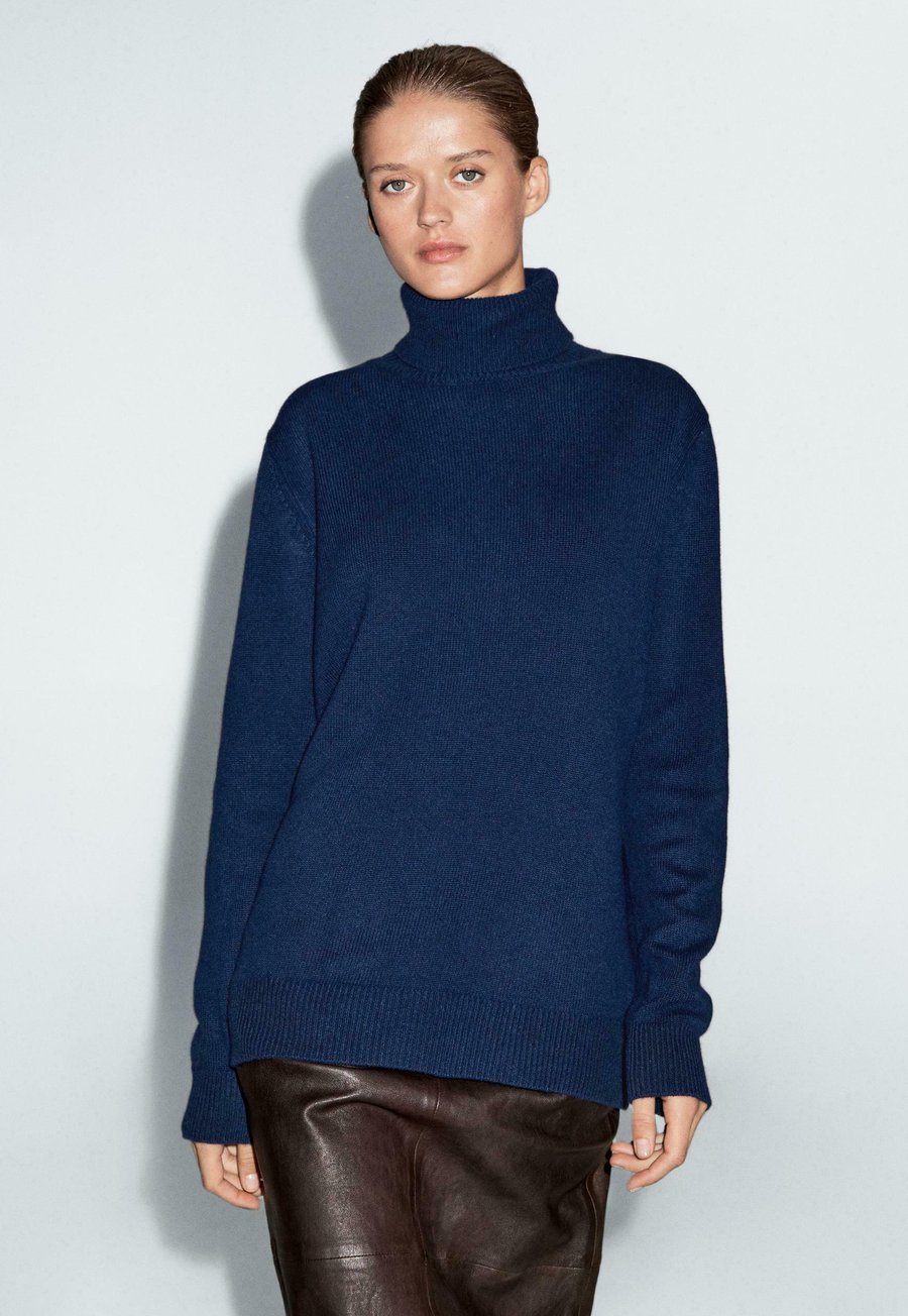 Джемпер Massimo Dutti LONG TURTLENECK , Mottled Blue/Dark Blue
Джемпер Massimo Dutti LONG TURTLENECK , Mottled Blue/Dark Blue